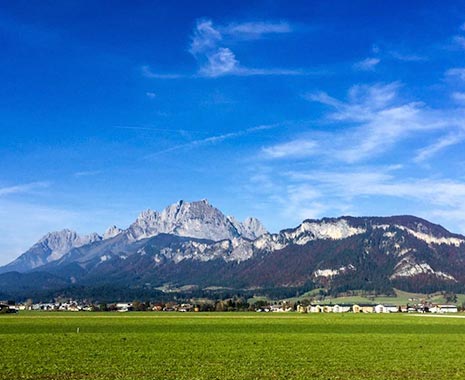 Internationaler Tag der Berge - der UNO International Mountain Day. Kuriose Feiertage - 11. Dezember © 2019 Familie Giese