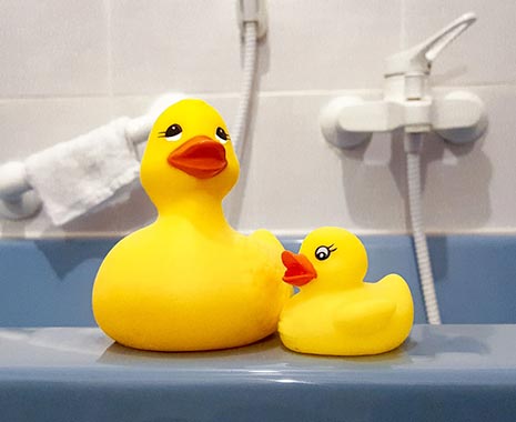 Bathtub Party Day - Badewannen-Party-Tag in den USA. Kuriose Feiertage - 5. Dezember © 2019 Sven Giese