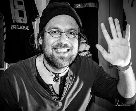Wave All Your Fingers at Your Neighbor Day - Winke-deinen-Nachbarn-mit-der-ganzen-Hand-zu-Tag in den USA. Kuriose Feiertage - 7. Februar © 2020 Sven Giese