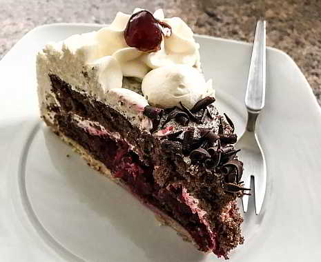 National Black Forest Cake Day - Tag der Schwarzwälder Kirschtorte in den USA. Kuriose Feiertage - 28. März © 2019 Sven Giese