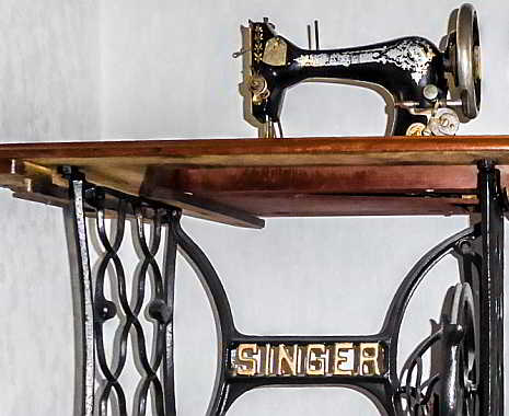National Sewing Machine Day - Tag der Nähmaschine in den USA. Kuriose Feiertage - 13. Juni © 2019 Familie Giese