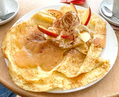 La Chandeleur - Eierkuchenfest bzw. Tag der Crêpes in Frankreich. Kuriose Feiertage - 2. Februar © 2021 Sven Giese