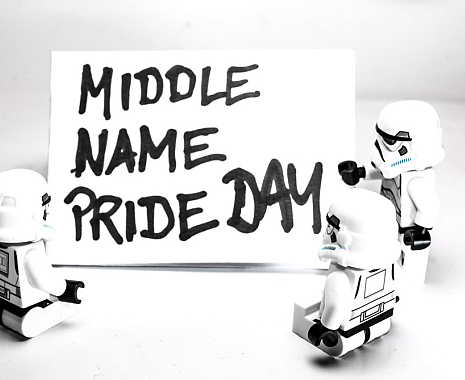 Middle Name Pride Day - Sei-stolz-auf-Deinen-Zweitnamen-Tag. Kuriose Feiertage © 2019 Sven Giese