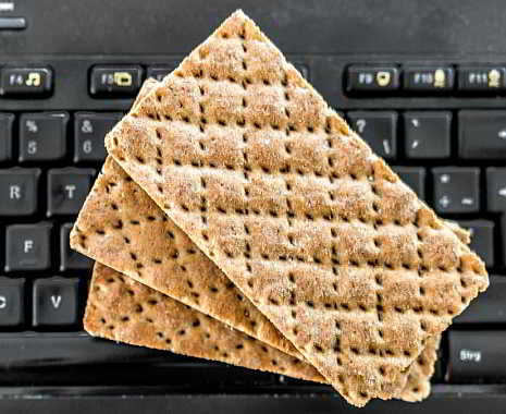 Crackers Over Your Keyboard Day - Krümel-über-der-Tastatur-Tag in den USA. Kuriose Feiertage - 28. August © 2019 Sven Giese