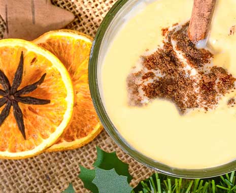 National Eggnog Day – Tag des Eierflips in den USA. Kuriose Feiertage - 24. Dezember © 2022 Sven Giese.