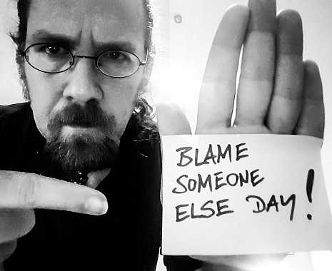 Blame Someone Else Day - Schuld-sind-die-anderen-Tag in den USA. Kuriose Feiertage (c) 2019 Sven Giese