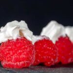 national raspberries and cream day usa kuriose feiertage 2025 sven giese featured