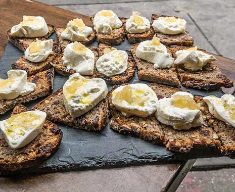 National Date Nut Bread Day - Tag des Dattel-Nuss-Brots in den USA. Kuriose Feiertage - 22. Dezember © 2019 Sven Giese