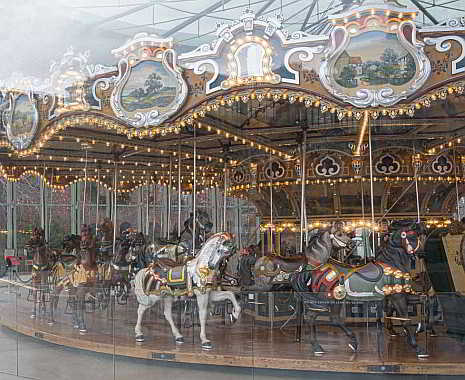 National Carousel Day oder National Merry-Go-Round Day - Tag des Karussells in den USA. Kuriose Feiertage - 25. Juli © 2019 Sven Giese