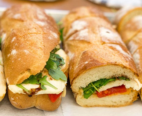 National (Eat a) Hoagie Day - Tag des belegten Baguettes in den USA. Kuriose Feiertage © 2020 Sven Giese