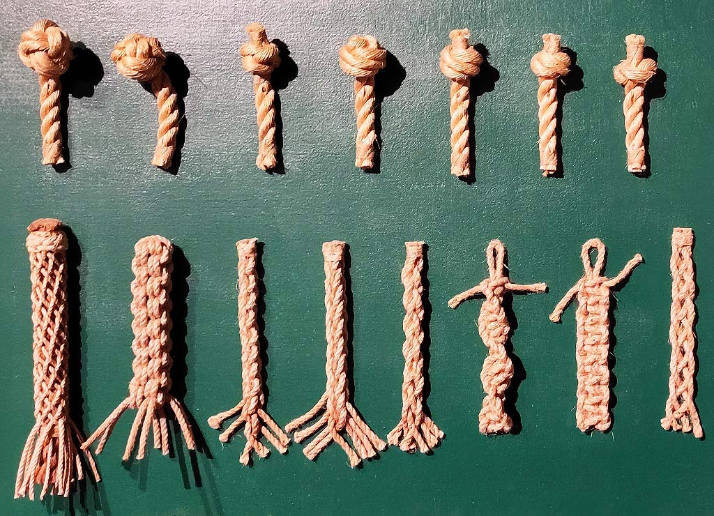 Knotenvariationen aus Seil, ebenfalls auf einem grünen Hintergrund dargestellt.